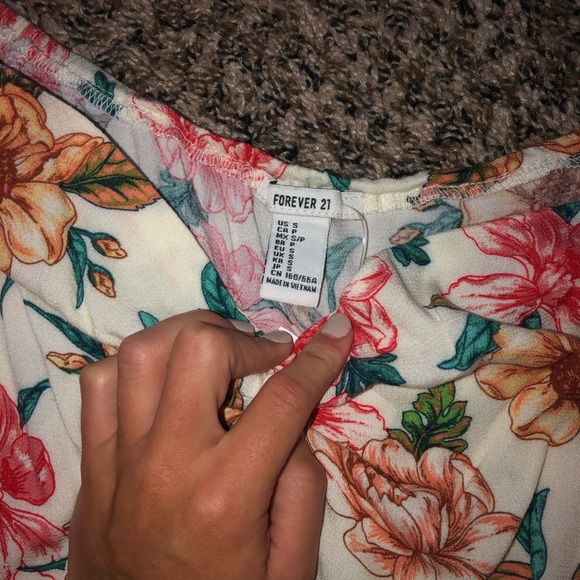 Forever 21 shorts romper - Picture 4 of 4